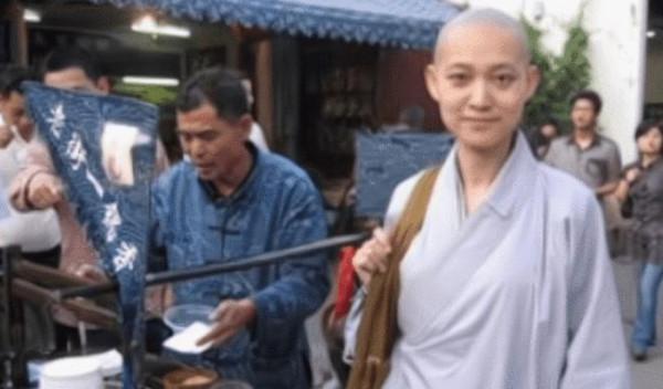 鄒宜均：因30萬被母親2次送入精神病院，得救後釋然，剃度出家