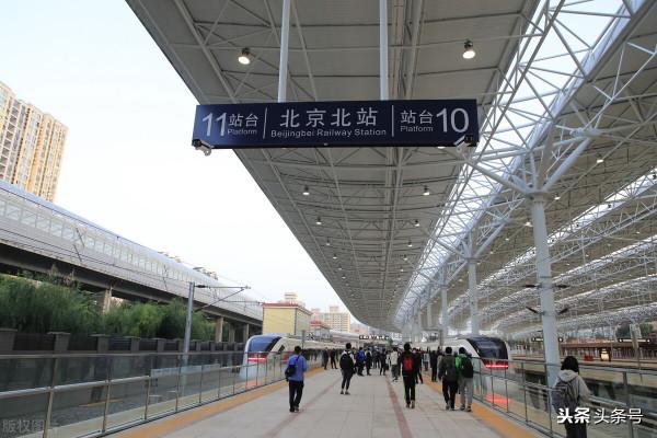 不出北京坐火車去賞秋,方便經濟不堵車,臥虎山蟠龍山盡顯中國紅 不出北京坐火車去賞秋,方便經濟不堵車,臥虎山蟠龍山盡顯中國紅