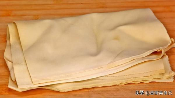 豆腐皮不要涼拌了,試試種新做法,我家每週要吃3次,上桌就掃光 豆腐皮不要涼拌了,試試種新做法,我家每週要吃3次,上桌就掃光