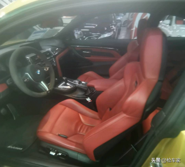 為了買這輛70萬的寶馬M4，買家找了三個人驗車！這車況真少見