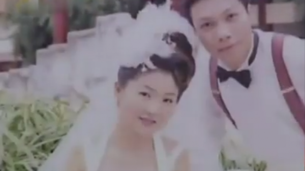 2009年丈夫拔管殺妻說是愛，卻和女同事密切聯絡，岳母：賠一千萬