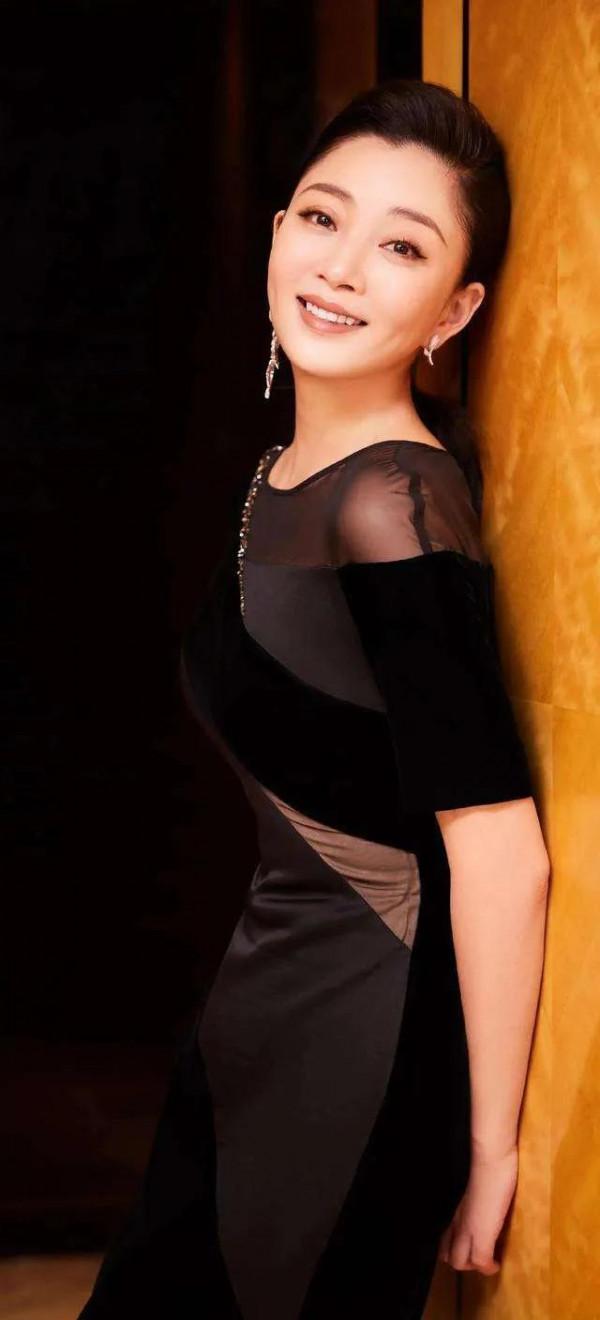 黃小蕾和殷桃美圖｜黃小蕾和殷桃長得也太像了，你能分辨出來嗎？