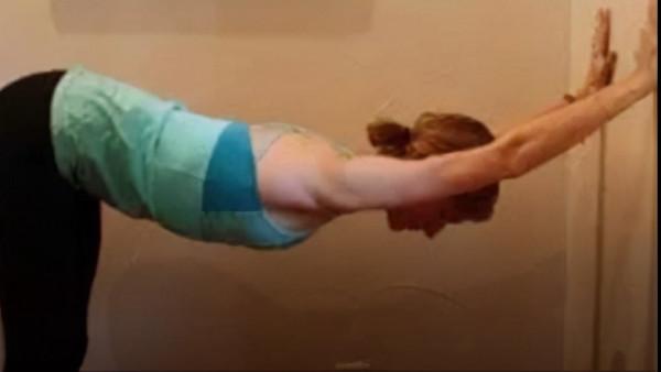 女孩子駝背可以自己透過努力恢復的幾種瑜伽方式 女孩子駝背可以自己透過努力恢復的幾種瑜伽方式