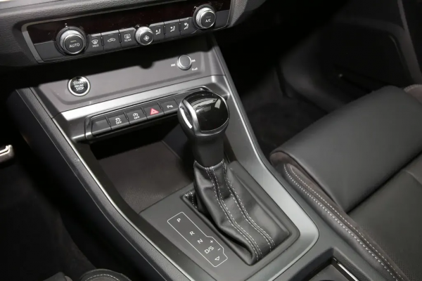 7.6秒就能破百，還配全時四驅系統，真是豪華轎跑SUV的標杆？