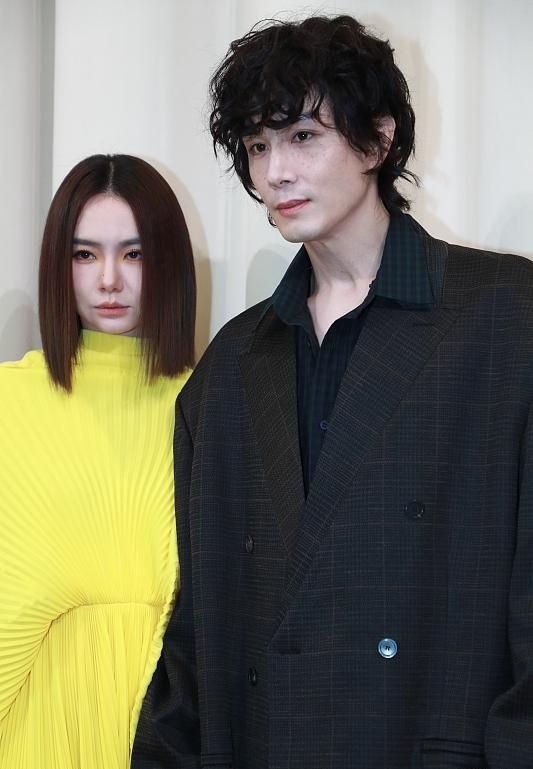 生圖曝光張柏芝的臉徹底崩盤！戚薇老公穿女人打底褲，劉雯換髮型