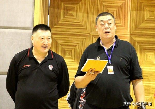 人物｜94黃金一代中鋒，中途退役去機場工作，效力10支球隊創紀錄