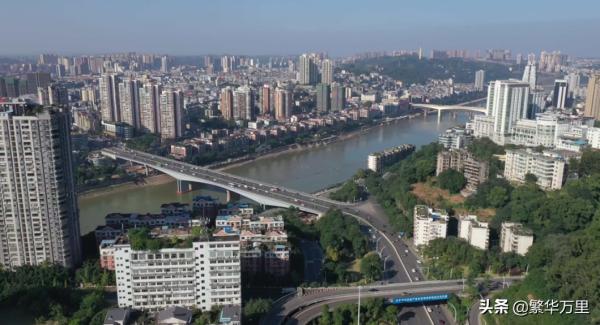四川省的區劃調整，18個地級市之一，為何瀘州市有7個區縣？