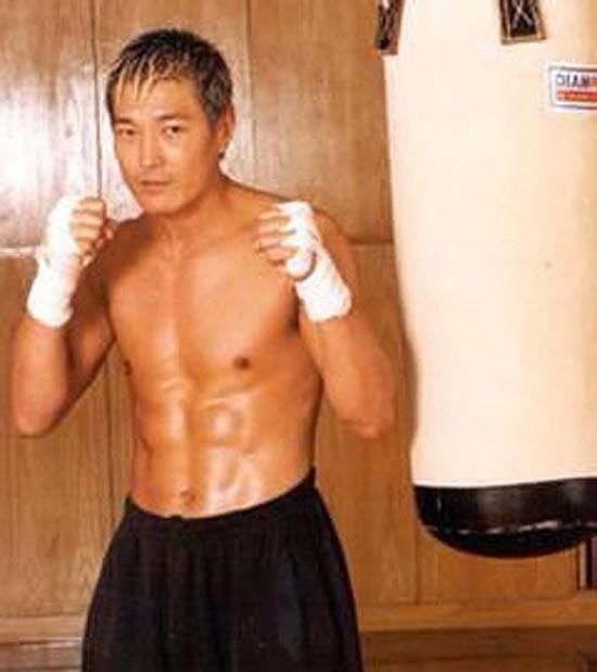 成家班3大打星：有人是洪金寶的“教父”，有人是“七屆泰拳王”