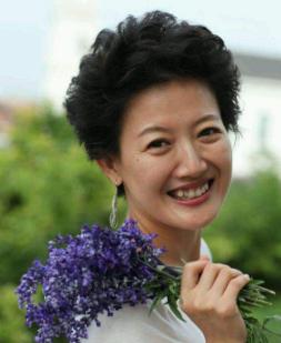 未婚的9位女主持人，原因各不相同，最大50歲，最小40歲