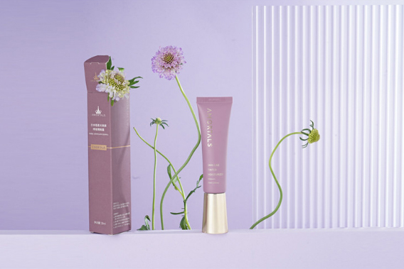 2分鐘搞定底妝，13小時長效柔光，養膚型隔離霜瞭解一下