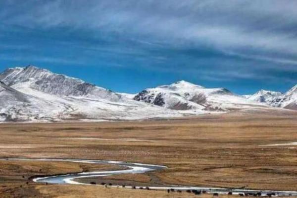 世界上海拔最高的鐵路車站，車站沒有人值守，列車到站也不停靠