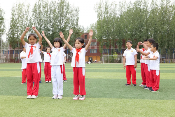 昌平區凱博外國語學校這個中秋孩子們有點甜 昌平區凱博外國語學校這個中秋孩子們有點甜