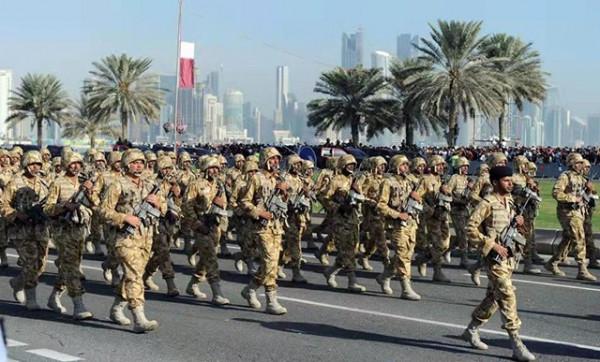 國王在外度假，兒子來電：我篡位了！老子正想報復，卻發現錢沒了