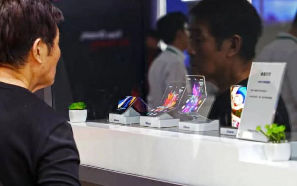摺疊屏手機要火，AMOLED驅動晶片準備好了麼