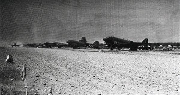 100人深入日軍腹地奇襲機場，全殲日守軍擊斃機場司令，我軍0傷亡