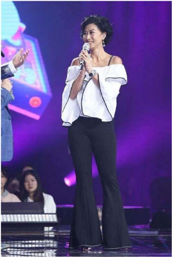 61歲的葉倩文怎麼了?這一穿撕毀了多少人對她的美好記憶啊 61歲的葉倩文怎麼了?這一穿撕毀了多少人對她的美好記憶啊