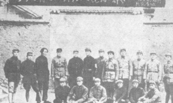 1984年賀子珍病逝，上海市委請示葬禮的規格，鄧小平一句話定調