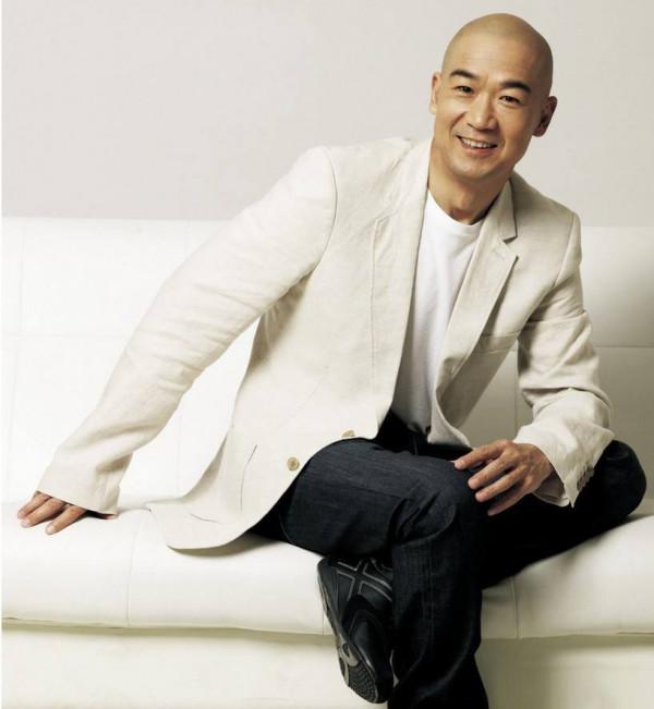 鄧婕：與張國立結婚33年，她看到了丈夫的白髮和心痛