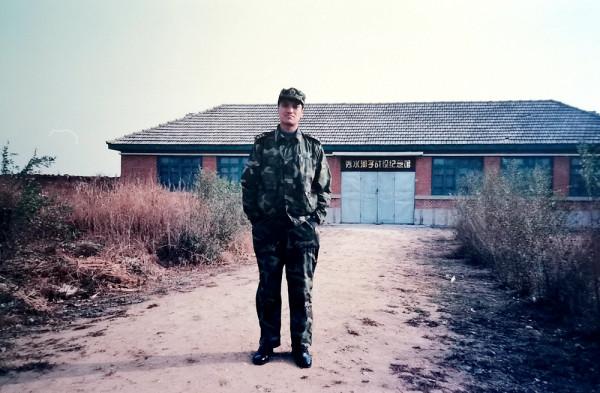 回顧和平年代完成部隊重大演習和軍事任務中的群眾工作