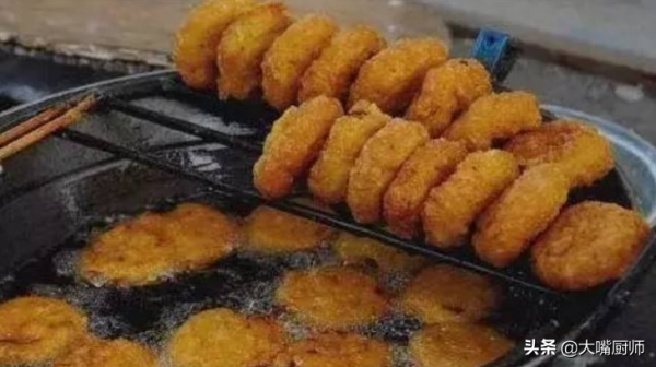 油炸糕這麼做,個個膨鬆空心,外酥裡糯又香甜,早餐1人5個不夠吃 油炸糕這麼做,個個膨鬆空心,外酥裡糯又香甜,早餐1人5個不夠吃