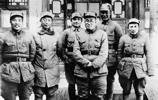 第二野戰軍旗下五大王牌軍，是哪五個軍，軍長由誰擔任？