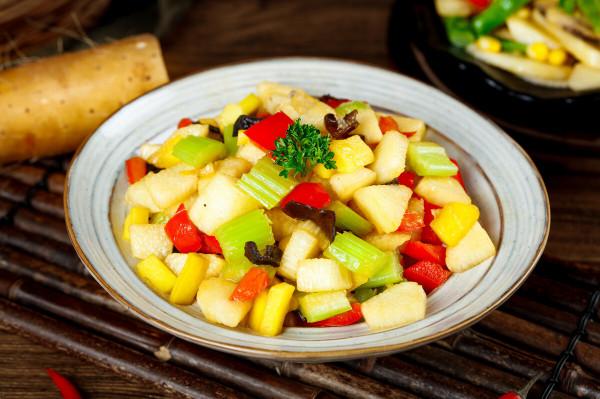 2022年夜飯選單出爐，5葷3素2涼上一桌，照著做，端上桌年味十足