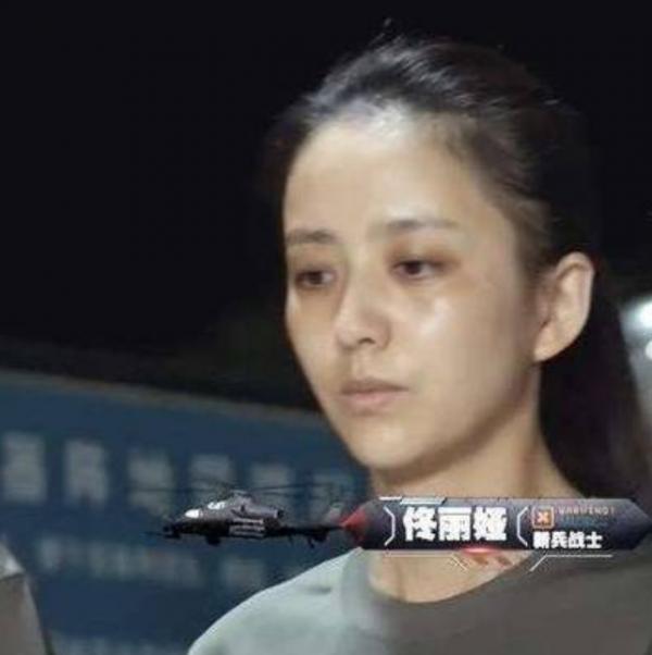 男星為了變白，塗粉底比女星塗得還白還厚，身為黃面板委屈他們了