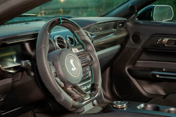 全球僅300輛！這輛定製版福特野馬足以稱霸肌肉車，你一定沒見過