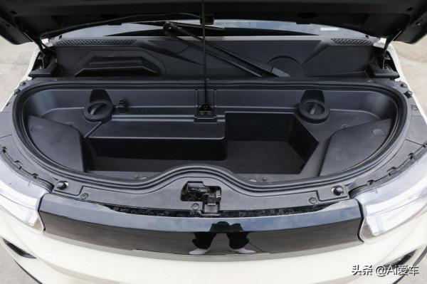 好開好停車,長續航帶快充的三廂代步車,高配三連大屏,實拍LITE 好開好停車,長續航帶快充的三廂代步車,高配三連大屏,實拍LITE