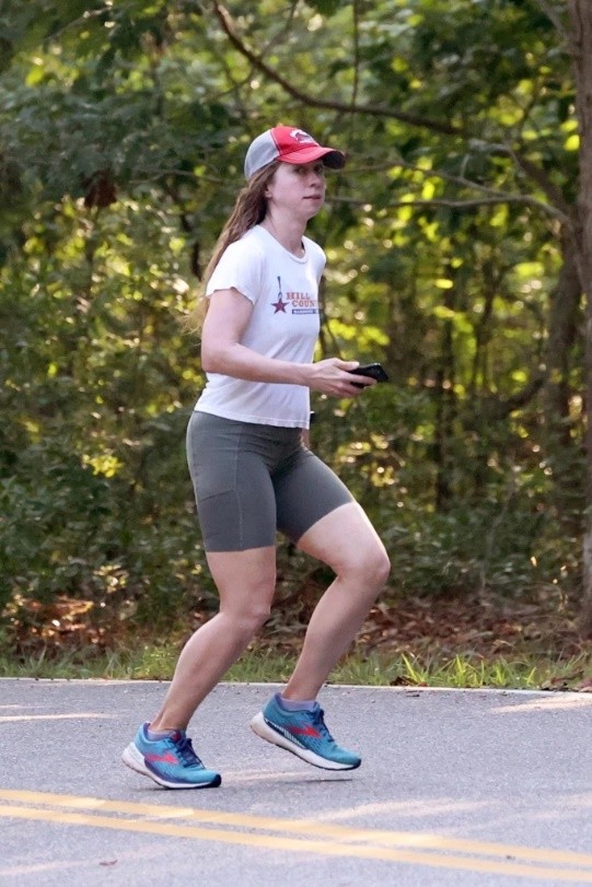 希拉里41歲的女兒：30歲結婚有3個孩子，18歲面對父親醜聞受打擊