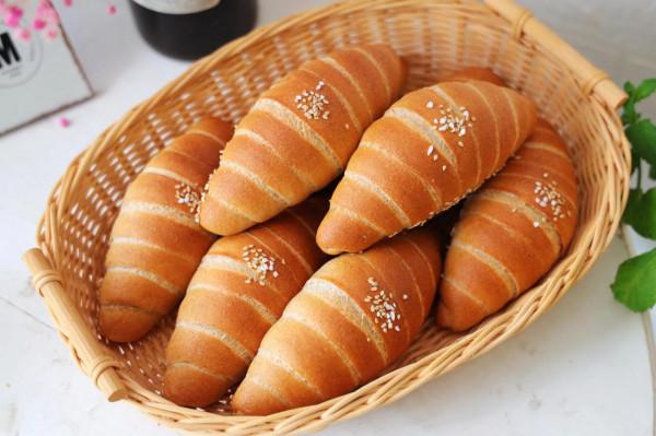 早餐最愛的日式海鹽麵包,脆脆的表皮,柔軟的內心,一吃就上癮 早餐最愛的日式海鹽麵包,脆脆的表皮,柔軟的內心,一吃就上癮