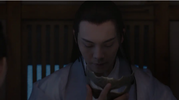 李易峰水桶腰醒目、許凱腫成胖頭魚，顏值再高，發福了也別演古偶