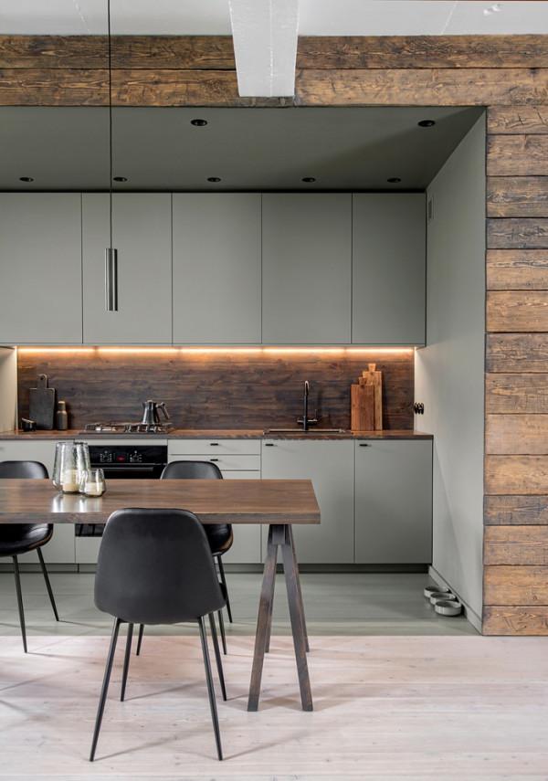 E裝平臺｜舊木回收再生！俄羅斯 20 坪插畫家的樓中樓