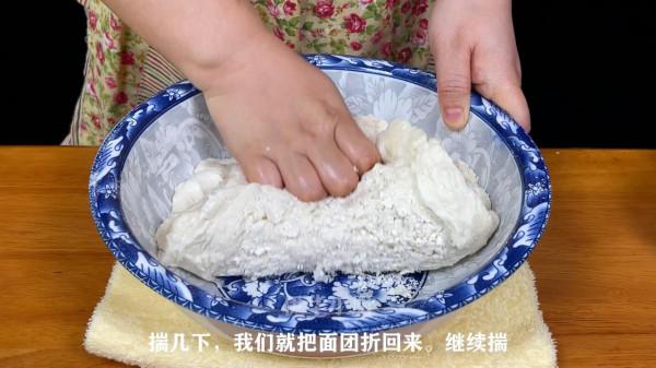 早餐店的手抓餅為什麼好吃？40年老阿姨教你做，詳解秘訣技巧