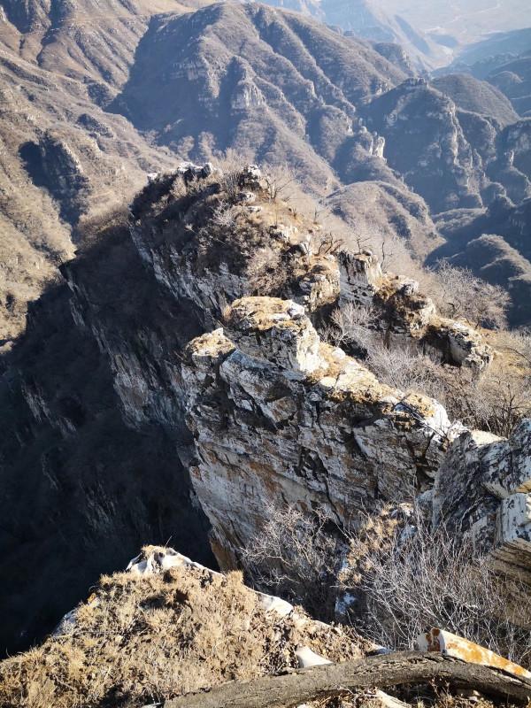 第一次感覺下山路望不到盡頭虐心的菩薩廟環穿 第一次感覺下山路望不到盡頭虐心的菩薩廟環穿