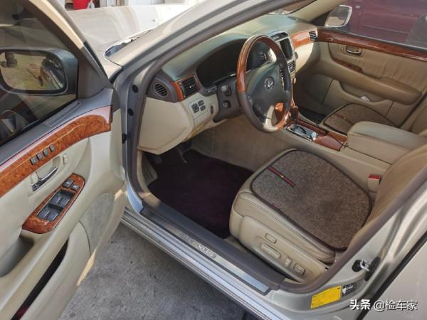 當年百萬雷克薩斯LS430如今值12萬嗎？看車後買家果斷拿下