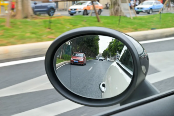 1.2萬公里準新MINI COOPER，顏值爆表，勁省6萬