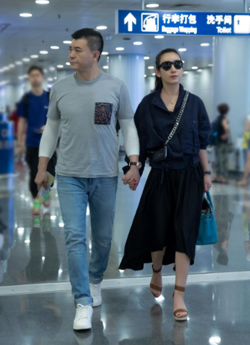 挺大肚撐起一個家的秦海璐，產後婆婆待她親如女兒，今仍幸福甜蜜