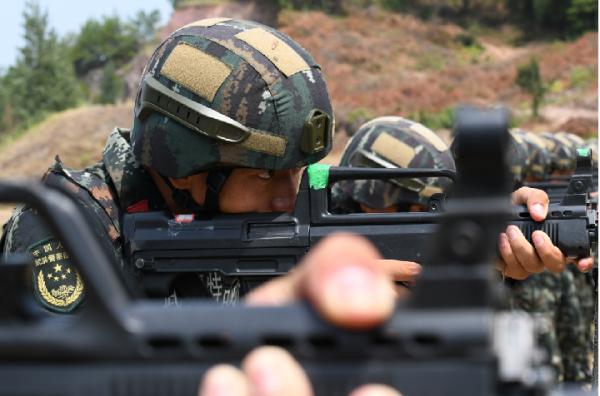 這位“00後”武警戰士,成了一等功臣 這位“00後”武警戰士,成了一等功臣