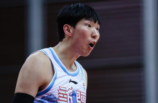 周琦離開之後，新疆男籃不會打球了？本土領袖這樣回應