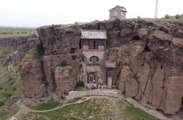 山西岩石縫中,發現1400年前的隋朝道觀,山體上的孔洞是什麼? 山西岩石縫中,發現1400年前的隋朝道觀,山體上的孔洞是什麼?