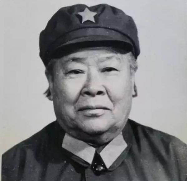 女紅軍何子友：師從武當山，夫死守節75年，100歲和少林高手過招