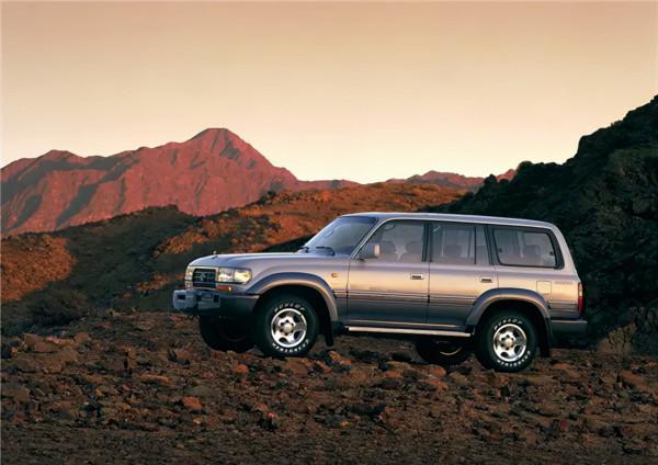 車300:27年前的“老古董”陸巡竟還能賣87.6萬!不愧是理財神器 車300:27年前的“老古董”陸巡竟還能賣87.6萬!不愧是理財神器