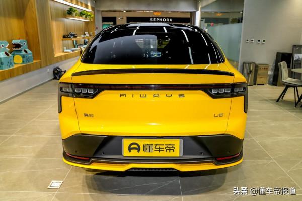新車|開車像開星際戰艦?愛馳U6靜態解析:擋把新穎 或售20萬以上 新車|開車像開星際戰艦?愛馳U6靜態解析:擋把新穎 或售20萬以上