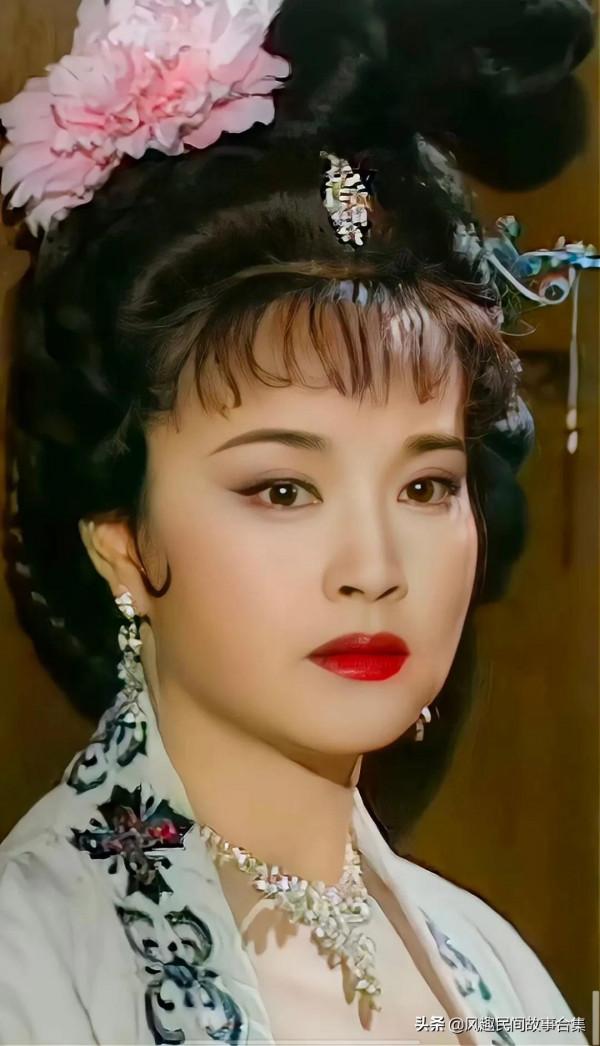 劉曉慶演飾武媚娘，氣質優雅百看不厭