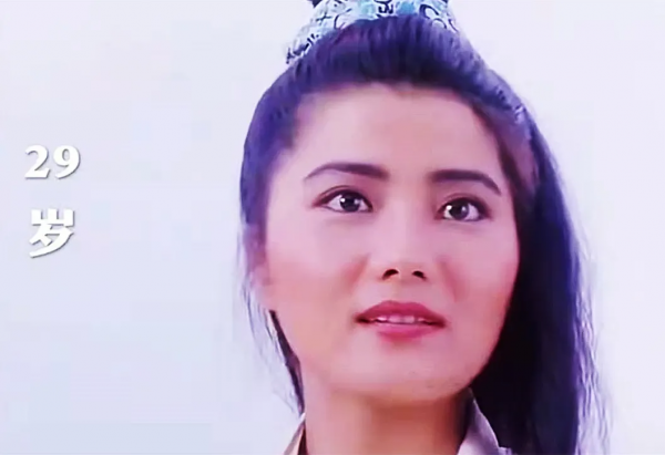 楊麗菁20歲到50歲的照片變化，網友：還是喜歡看年輕時的