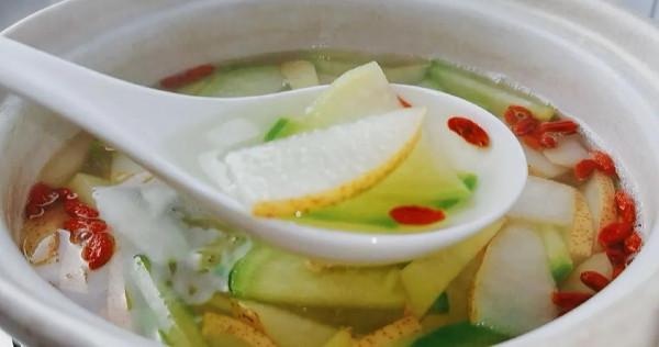 秋天天氣乾燥，要潤肺生津，超級適合秋天的潤肺湯，清潤去秋燥