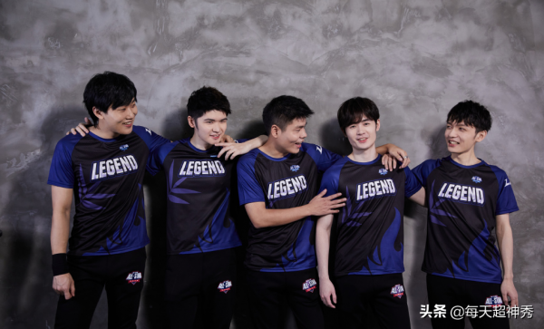 LPL傳奇對抗賽來襲，EDG聖槍哥喜迎老隊友，韋神披掛上陣