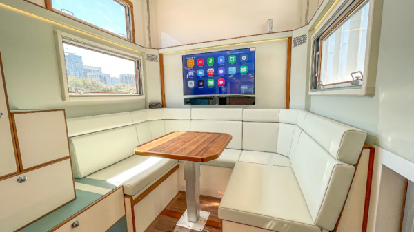 城市療愈 放肆越野 打造移動loft 旅美速騰德國MAN 4*4指揮者越野房車