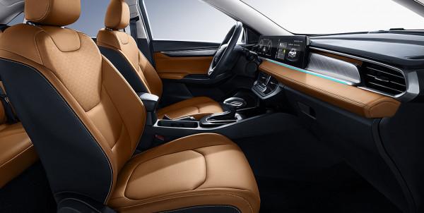 10萬左右可以買什麼車 長安福特-福睿斯考慮一下？